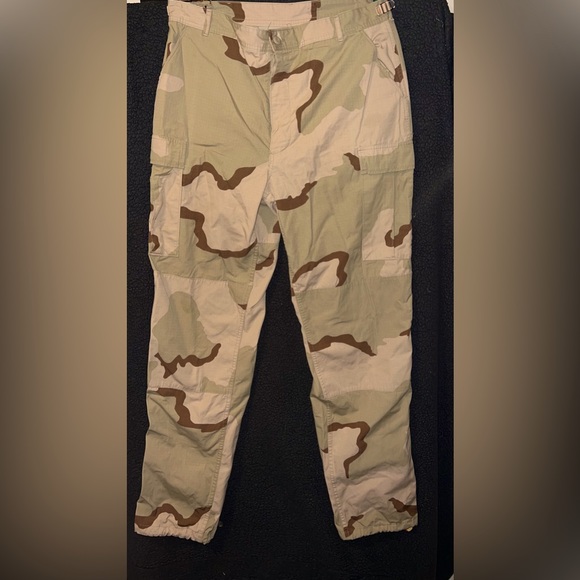 Tan camo cargo pants - Picture 1 of 1